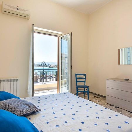 Casetta Vista Mare In Piazza A Mondello Palermo Exterior foto