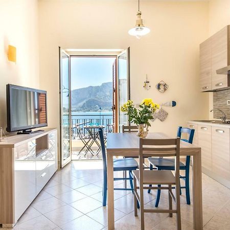 Casetta Vista Mare In Piazza A Mondello Palermo Exterior foto