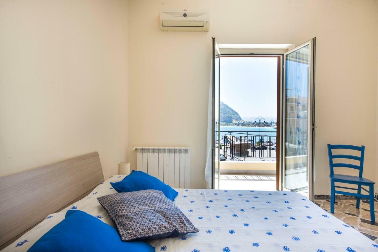 Casetta Vista Mare In Piazza A Mondello Palermo Exterior foto