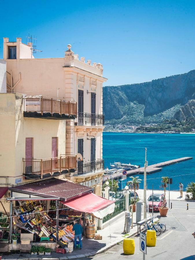 Casetta Vista Mare In Piazza A Mondello Palermo Exterior foto