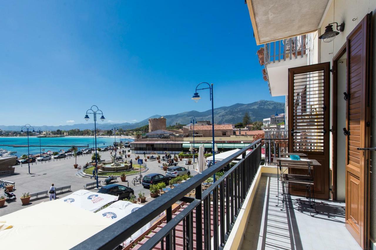 Casetta Vista Mare In Piazza A Mondello Palermo Exterior foto