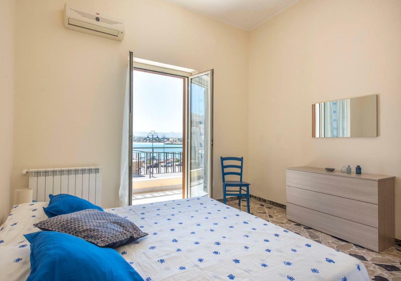 Casetta Vista Mare In Piazza A Mondello Palermo Exterior foto